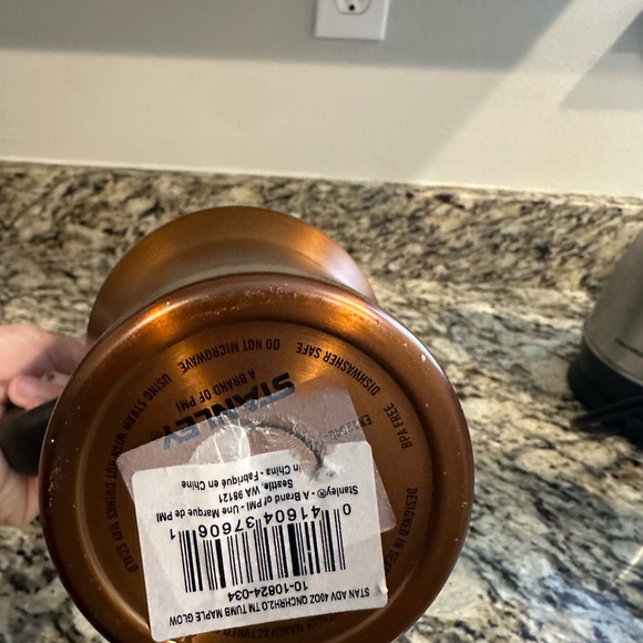 Stanley Copper Travel Mug with Handle - Picture 3 of 3